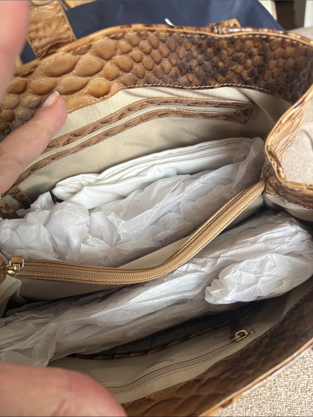 🔥 🔥 🔥 Brahmin Cognac Python-Embossed NWT Shoulder Bag - Picture 14 of 14